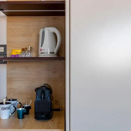 Noor, A Kalamatastay *